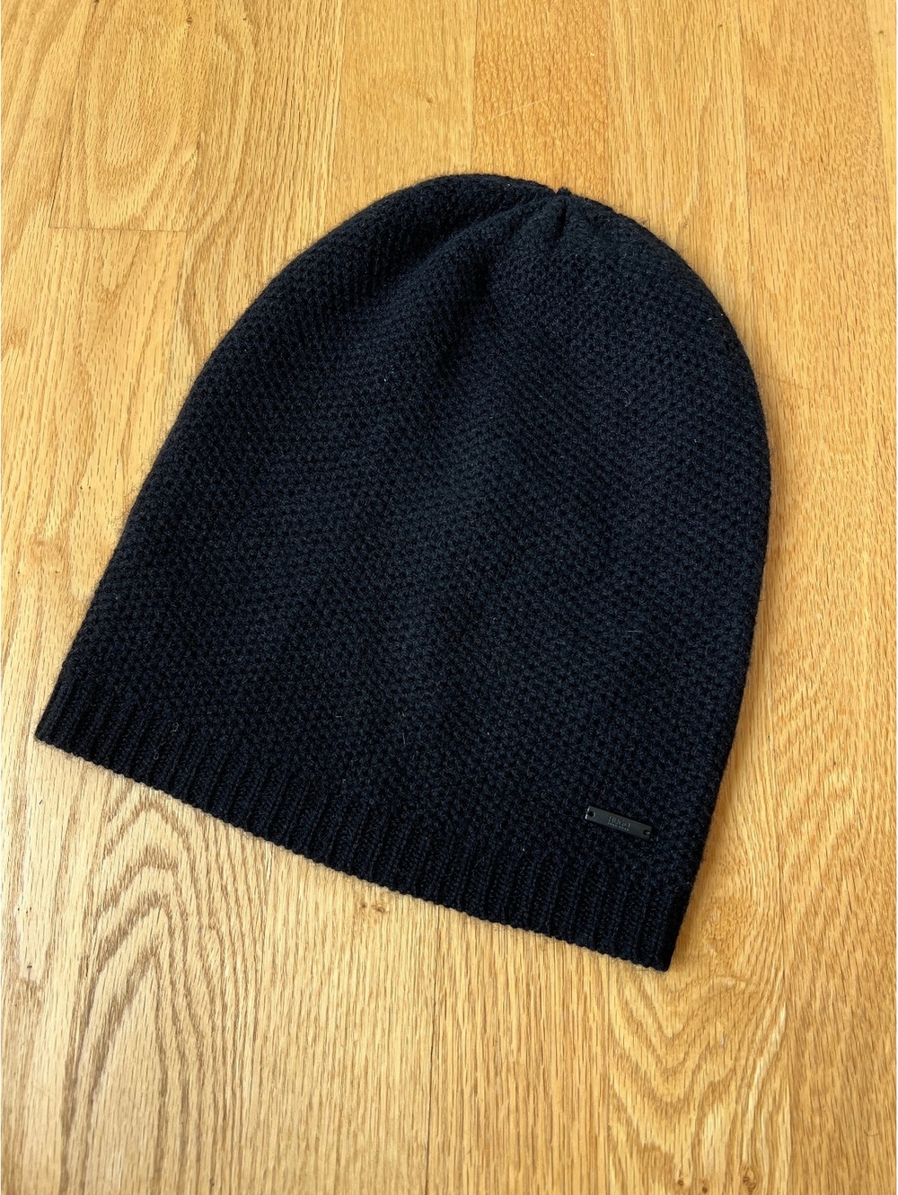 HUGO Hugo Boss 100% Cashmere Black Knit Beanie Hat Metal Logo Unisex